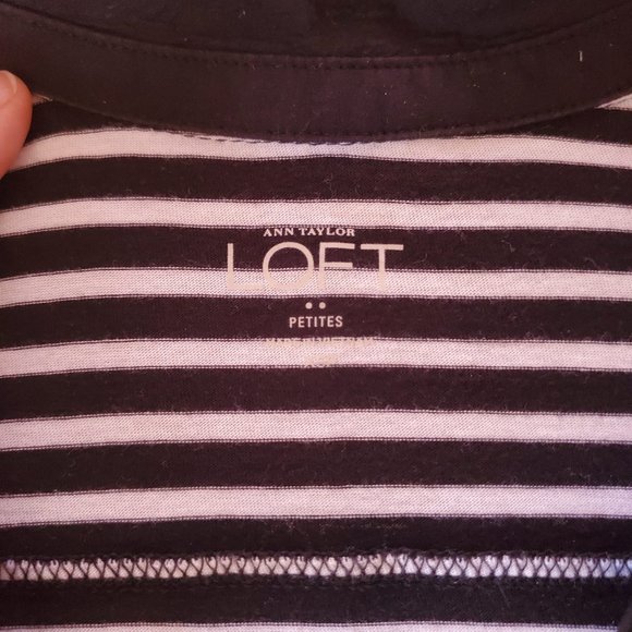 LOFT PETITE button-down shirt - Picture 2 of 2